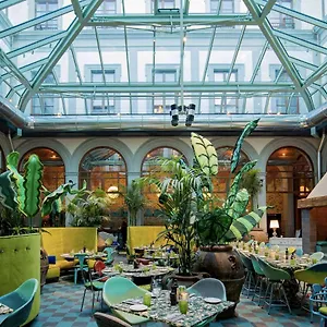 Hotell 25hours Piazza San Paolino